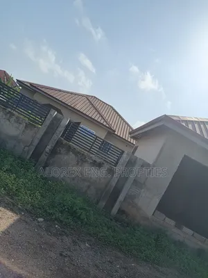 3bdrm House in Fafraha, Adenta for sale
