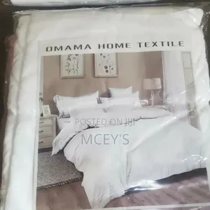 White Bedsheet: 4pcs 1 Bedsheet 3 Pillows Cases