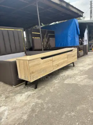 Laminated Stand