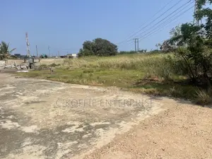 1,000 SQM Warehouse on 1.5 Acer at Tema Port for Sale