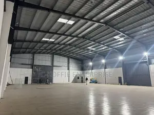 1,350sqm Warehouse at Achimota for Rent