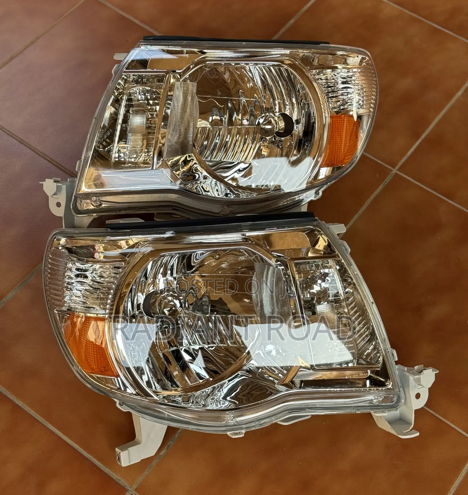 Toyota Tacoma 2005 - 2011 Headlights