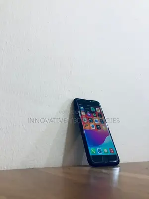 Apple iPhone SE 64 GB Black
