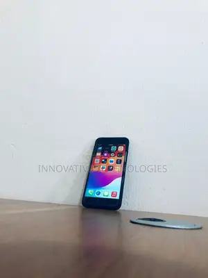 Apple iPhone SE 64 GB Black