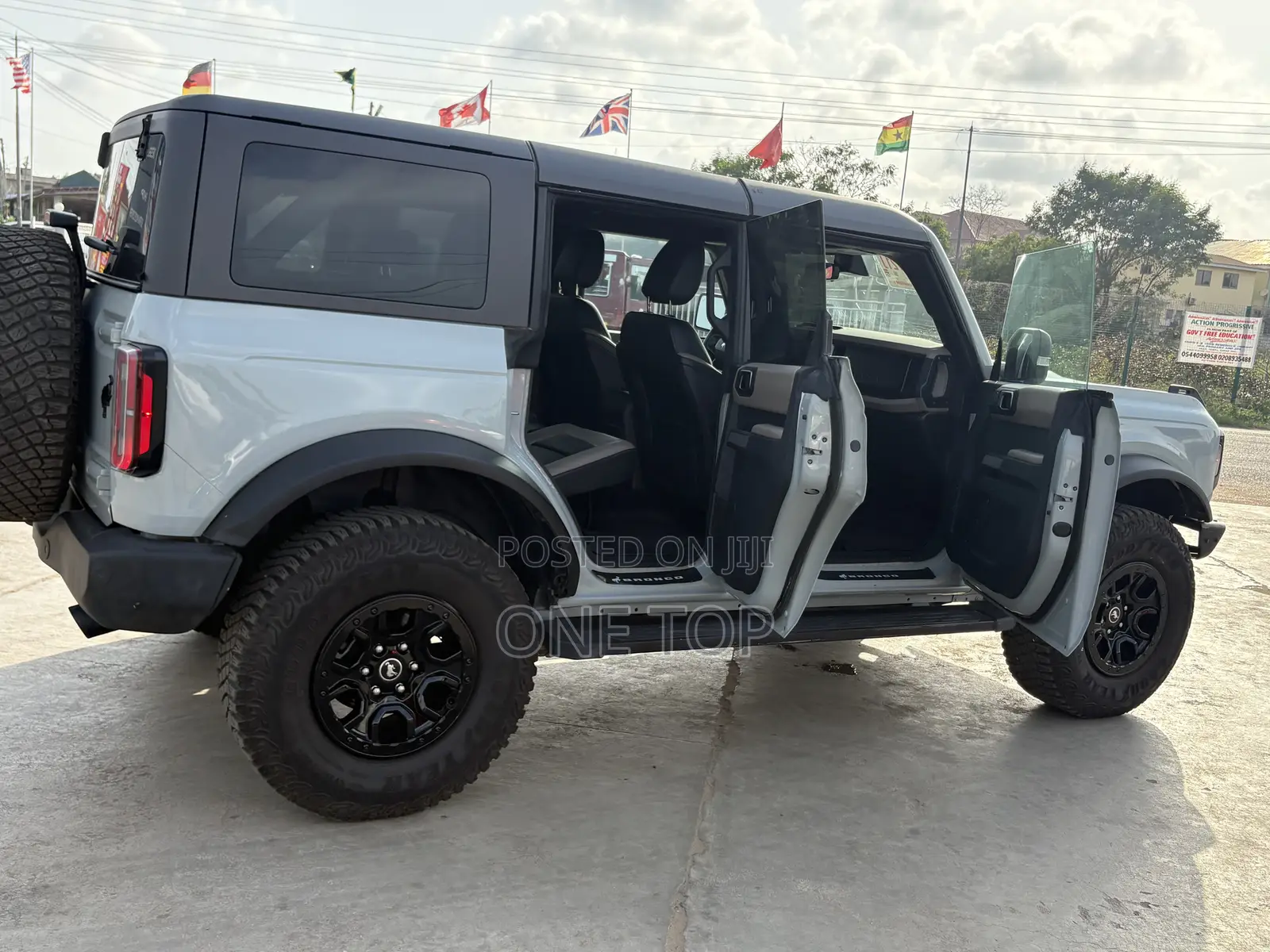Ford Bronco Sport Badlands AWD 2023 Ivory
