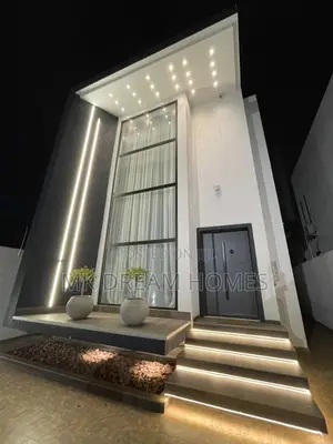 Furnished 4bdrm Mansion in School Junction for rent