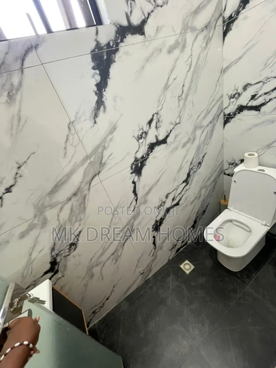Furnished 4bdrm Mansion in School Junction for rent