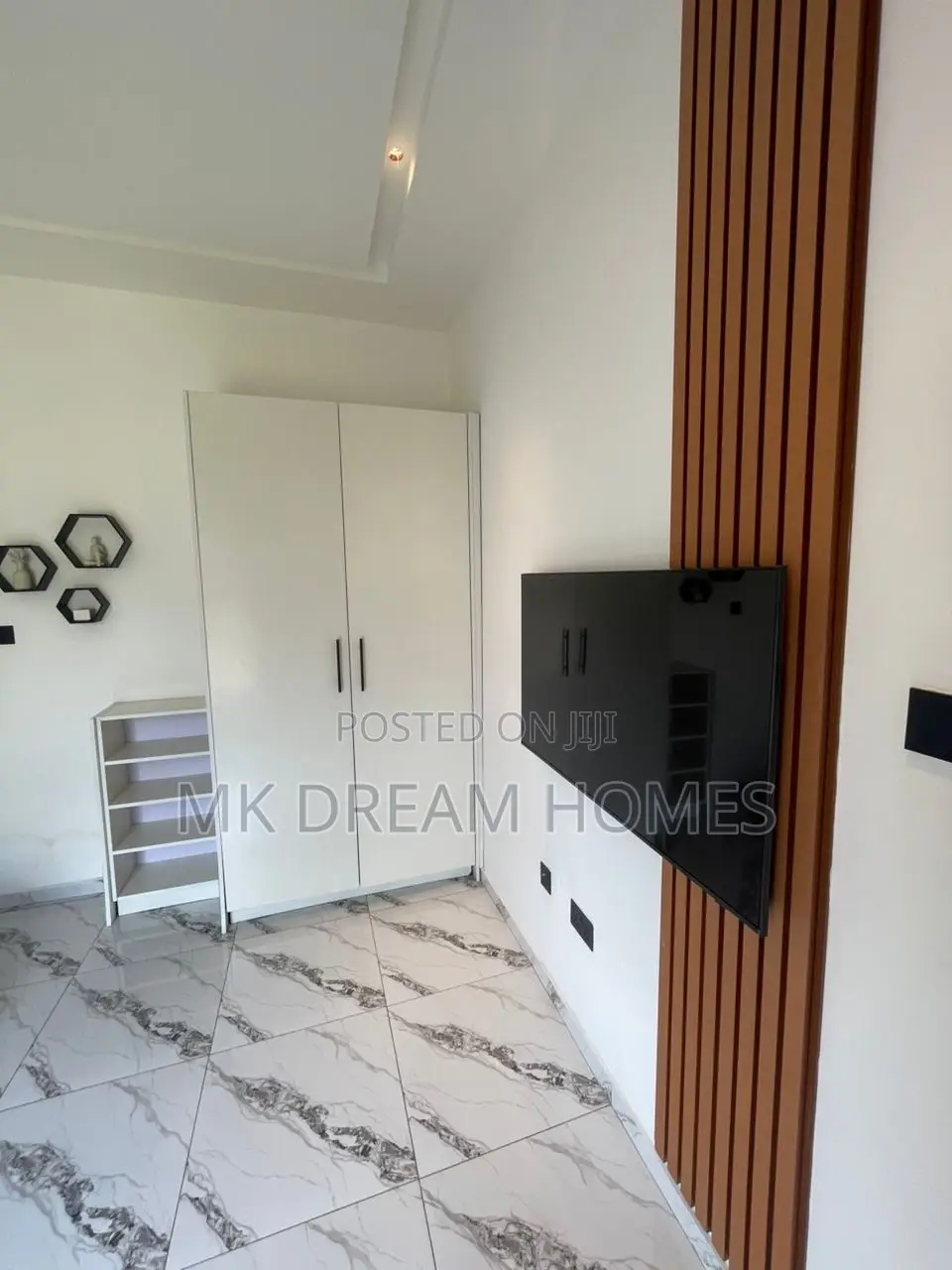 Furnished 4bdrm Mansion in School Junction for rent