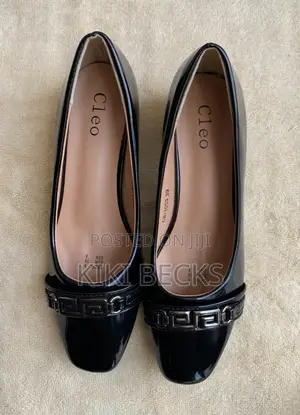 Cloe Black Leather Shoe