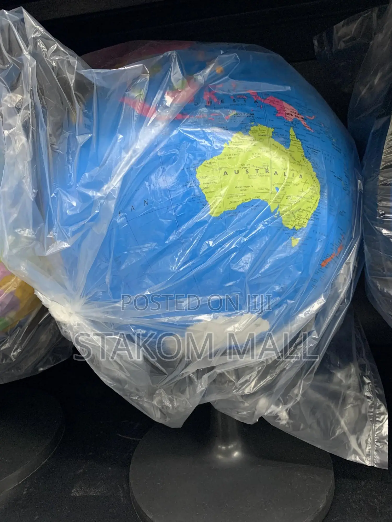 Globe - 32cm , 21.4cm , 14. 2 Cm