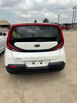 Kia Soul 2021 White