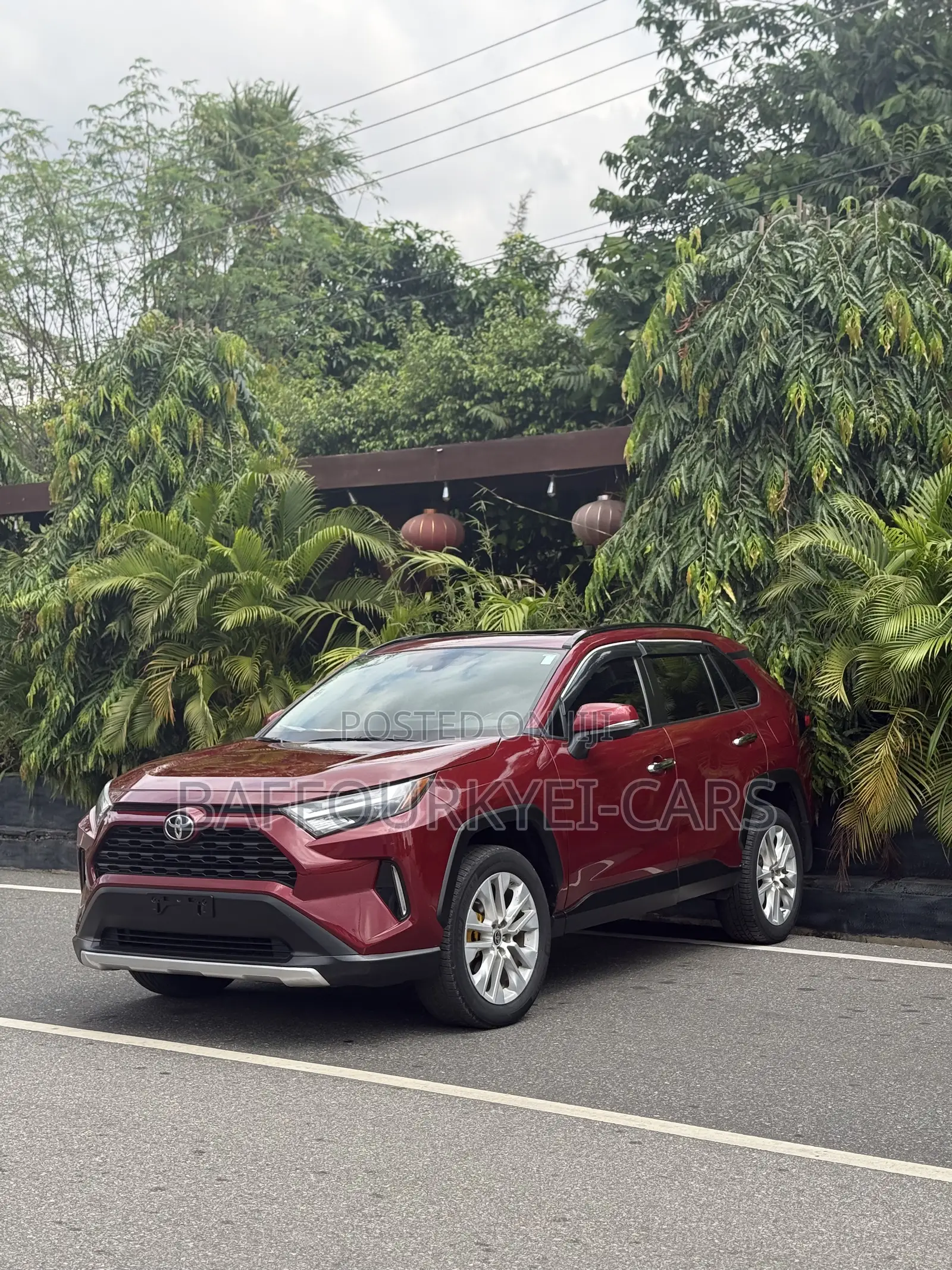 Toyota RAV4 XLE 2022 Red