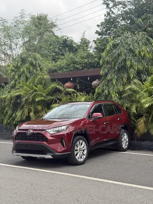 Toyota RAV4 XLE 2022 Red