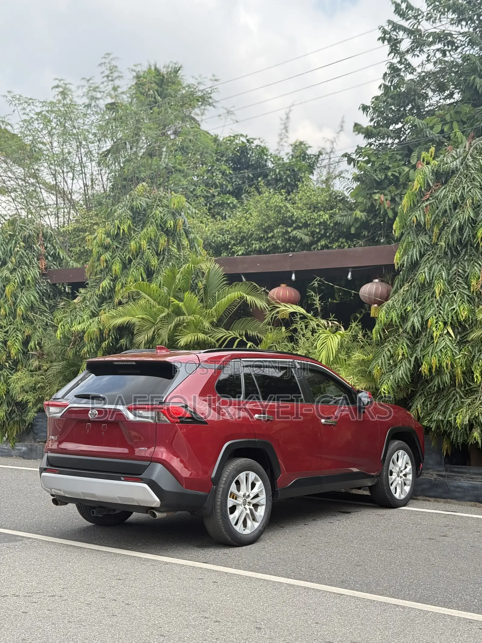 Toyota RAV4 XLE 2022 Red
