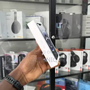 New Apple iPhone 16e 128 GB White