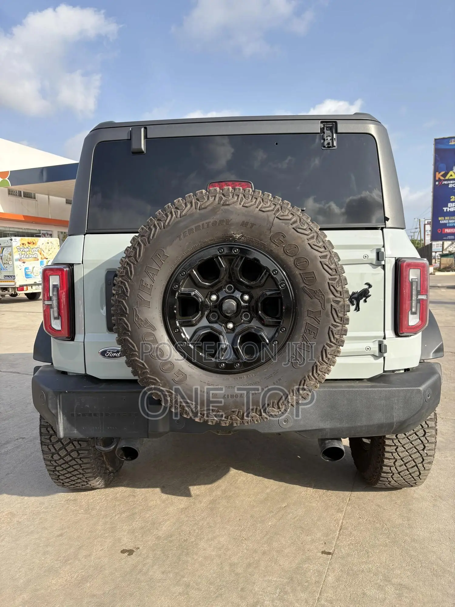 Ford Bronco Sport Badlands AWD 2023 Ivory