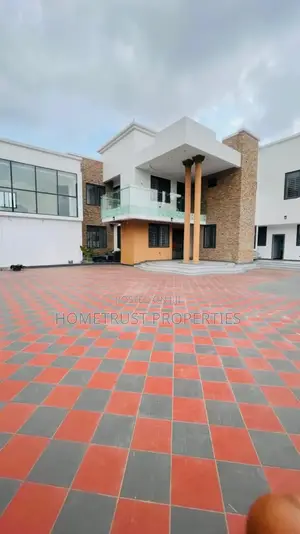 5bdrm Duplex in Hometrust Properties, East Legon for sale