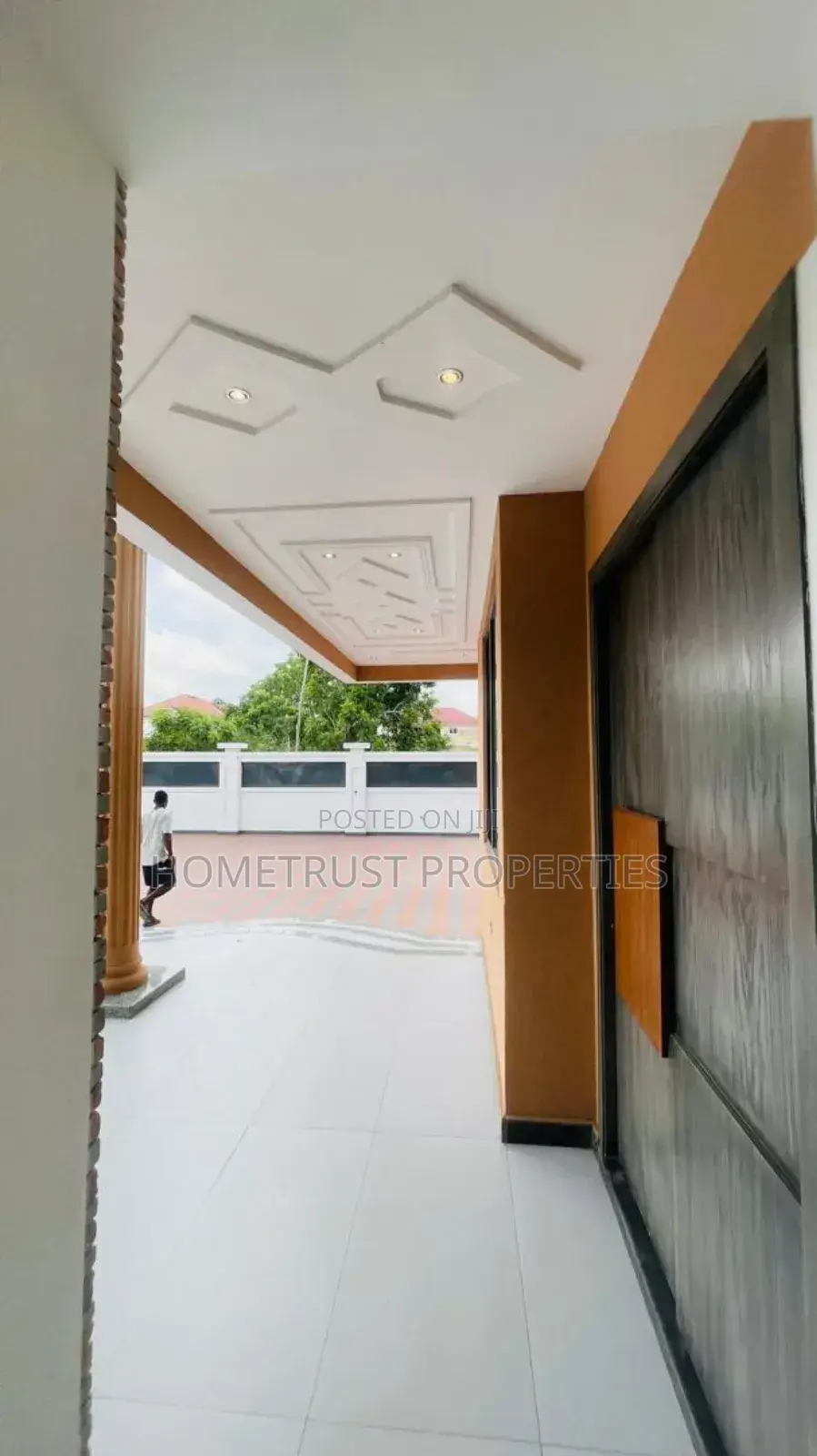 5bdrm Duplex in Hometrust Properties, East Legon for sale