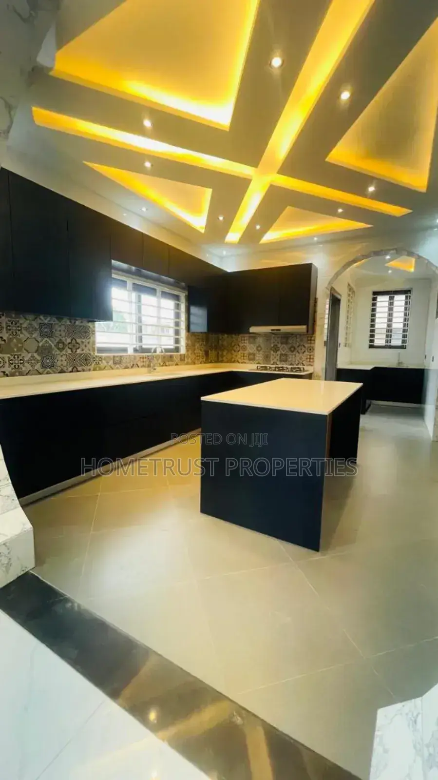 5bdrm Duplex in Hometrust Properties, East Legon for sale