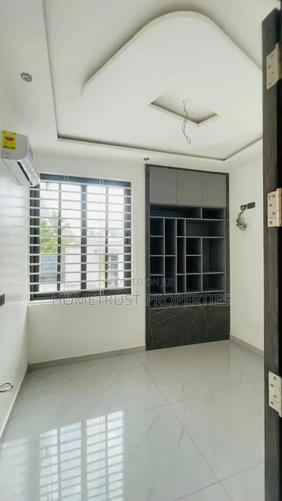 5bdrm Duplex in Hometrust Properties, East Legon for sale