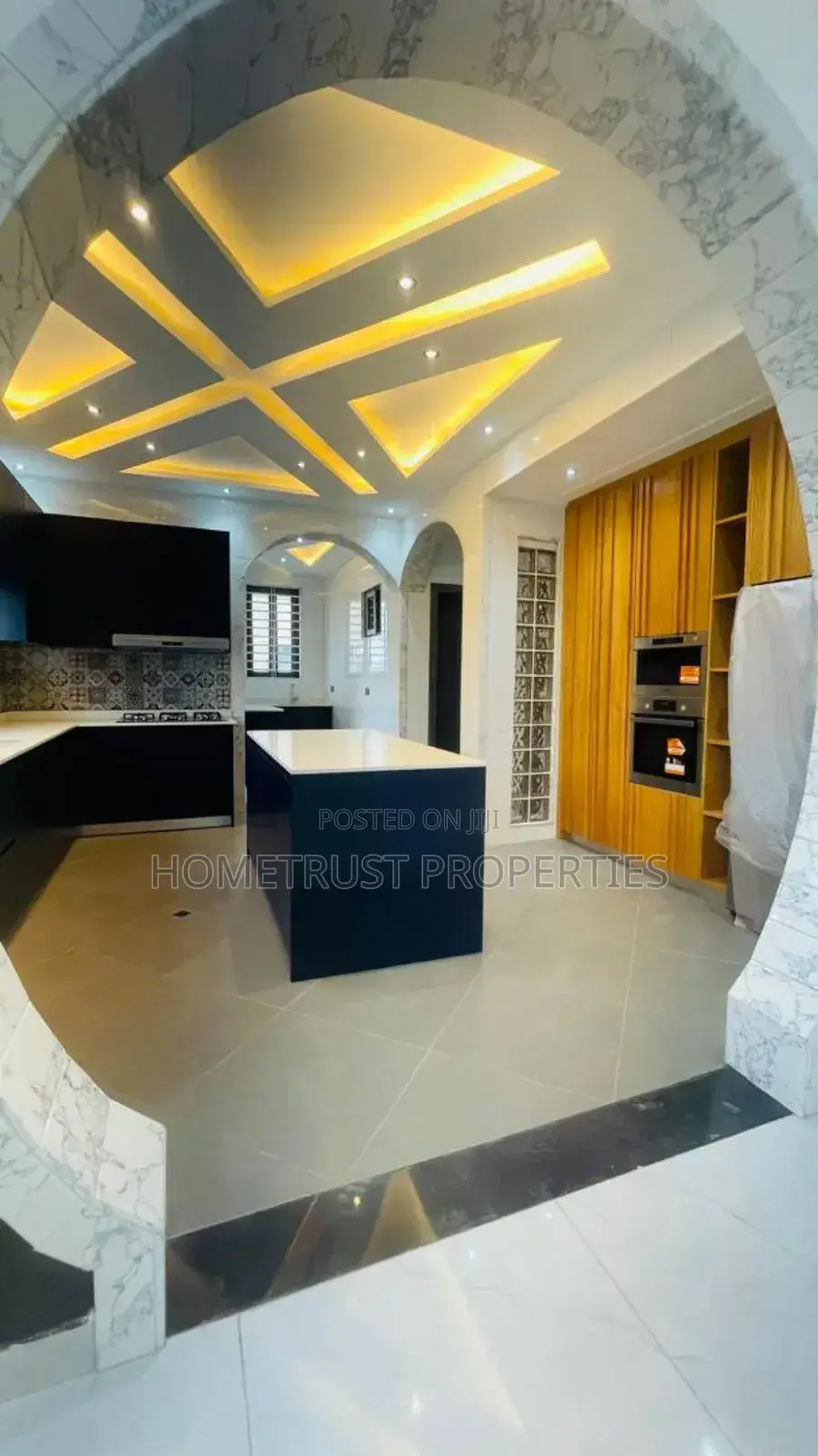 5bdrm Duplex in Hometrust Properties, East Legon for sale