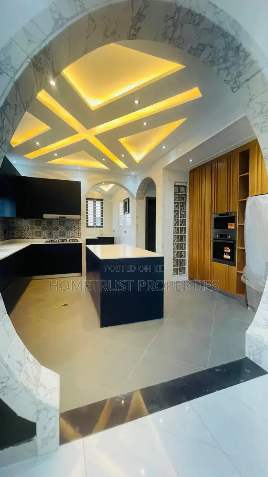 5bdrm Duplex in Hometrust Properties, East Legon for sale