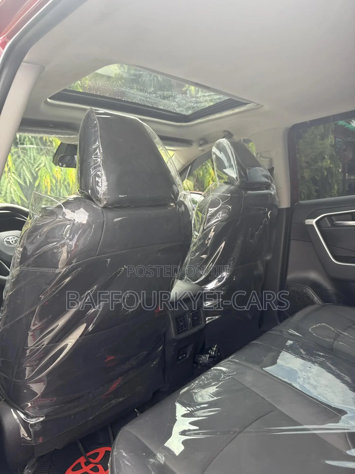 Toyota RAV4 XLE 2022 Red