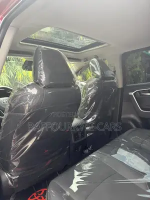 Toyota RAV4 XLE 2022 Red