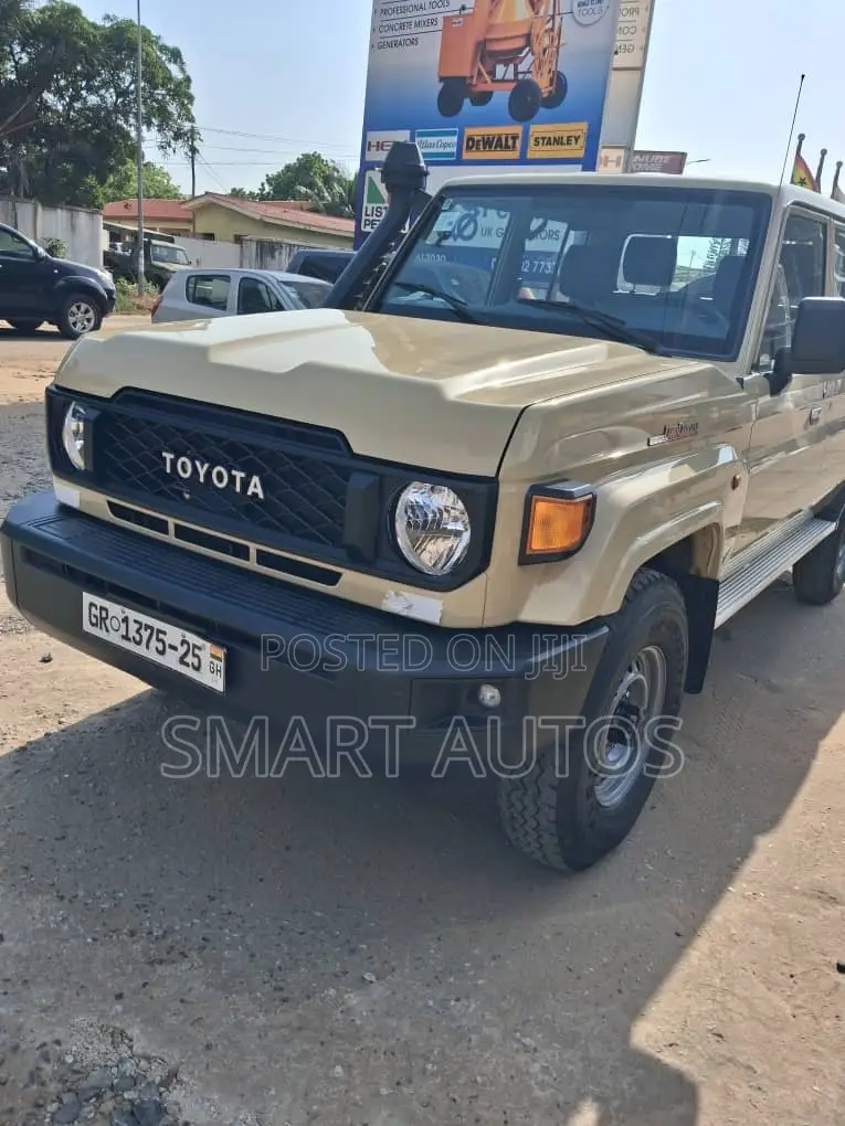 Toyota Land Cruiser 79 Series 2025 Gold