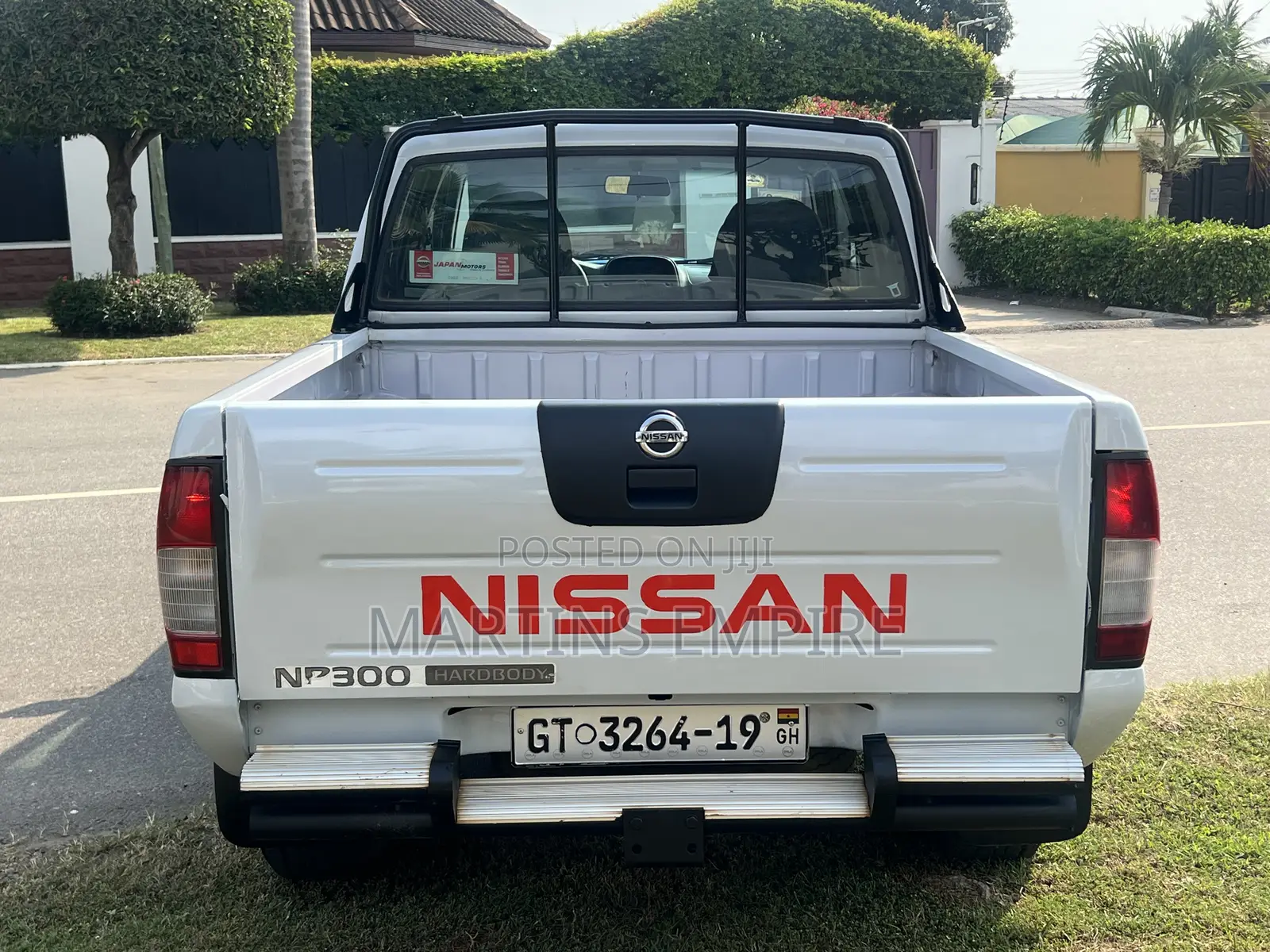 Nissan Hardbody 2019 White