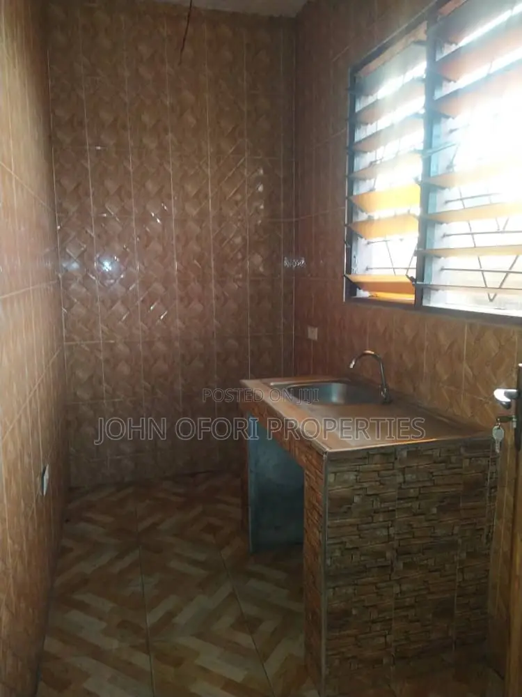 2bdrm Apartment in Ayeduase K 5 Juncion, Kumasi Metropolitan for rent