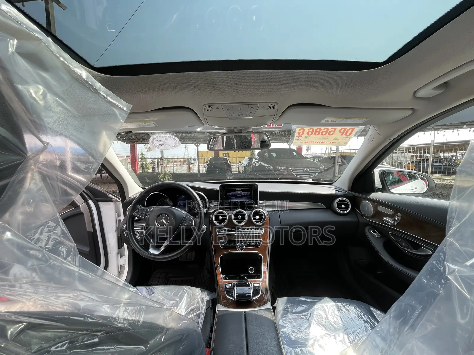 Mercedes-Benz C300 Luxury 4dr AWD 4Matic Sedan (2.0L 4cyl 7A) 2015