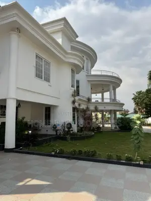 6bdrm Mansion in Hometrust Properties, East Legon for sale