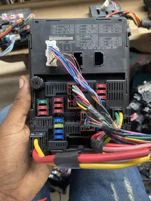 Nissan Versa Fusebox
