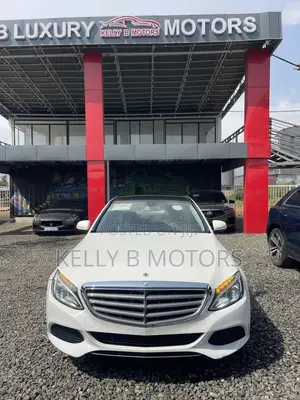 Mercedes-Benz C300 Luxury 4dr AWD 4Matic Sedan (2.0L 4cyl 7A) 2015