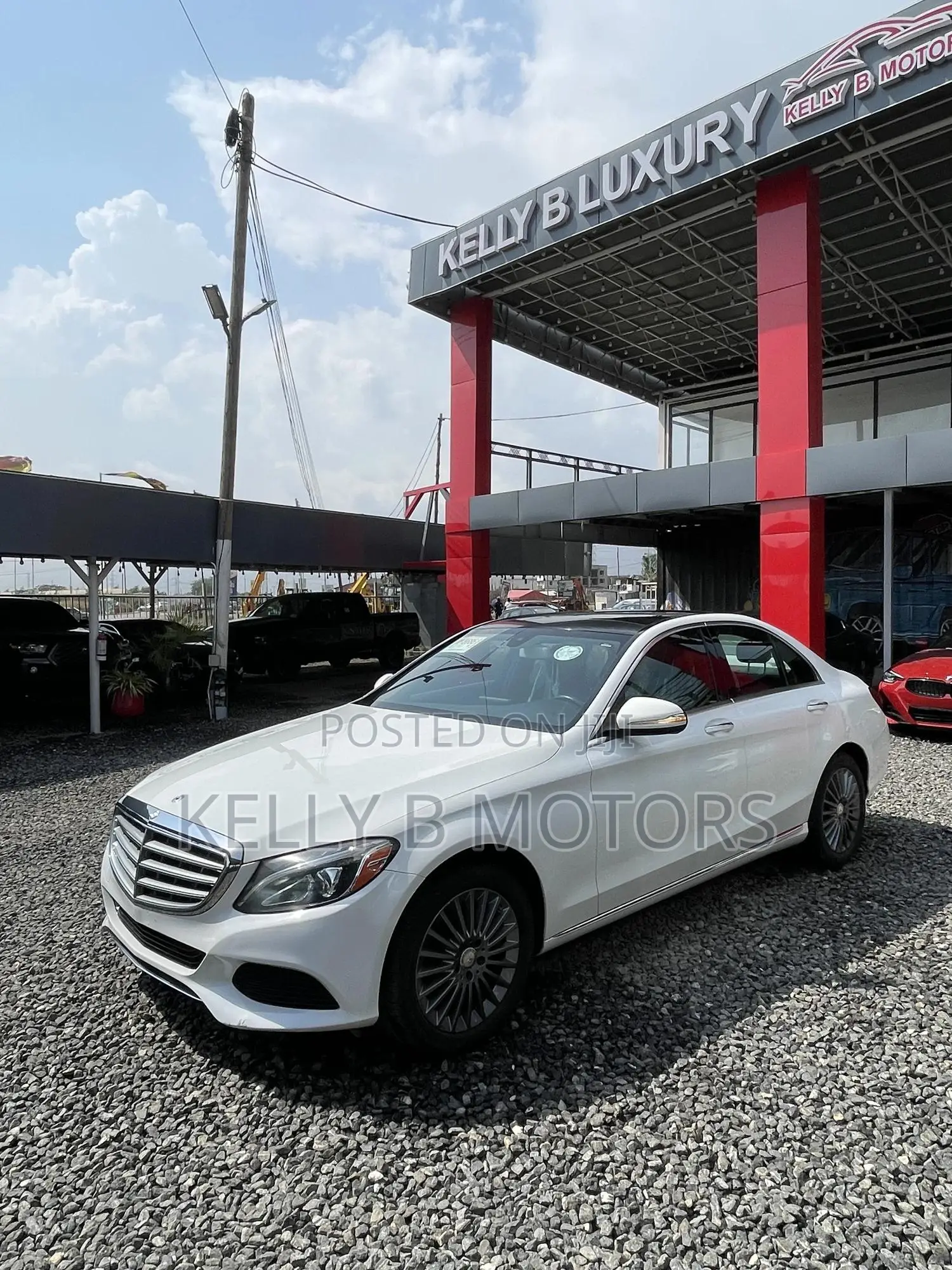 Mercedes-Benz C300 Luxury 4dr AWD 4Matic Sedan (2.0L 4cyl 7A) 2015