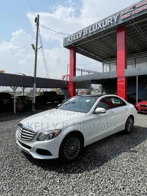 Mercedes-Benz C300 Luxury 4dr AWD 4Matic Sedan (2.0L 4cyl 7A) 2015