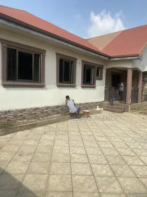 3bdrm House in Kasoa New Market, Adam Nana for rent