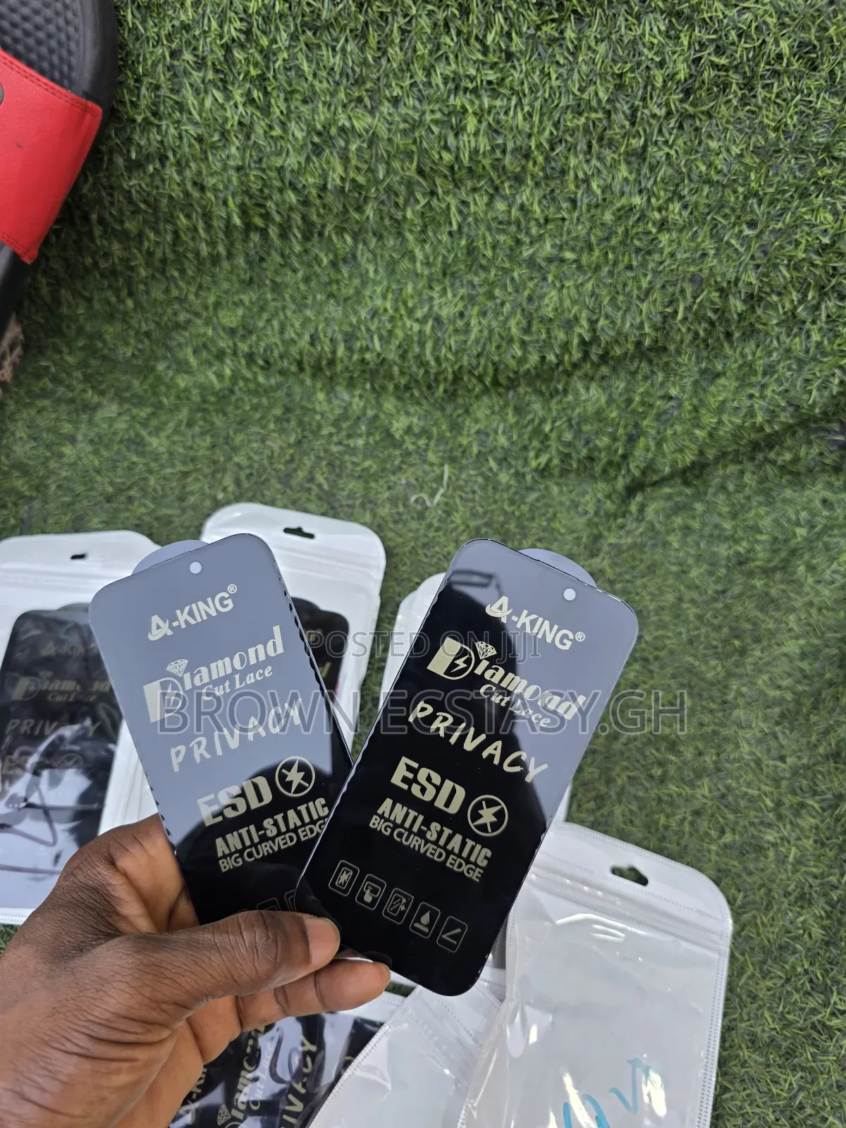 A King Diomond Cut Privacy Screen Protector for All iPhones