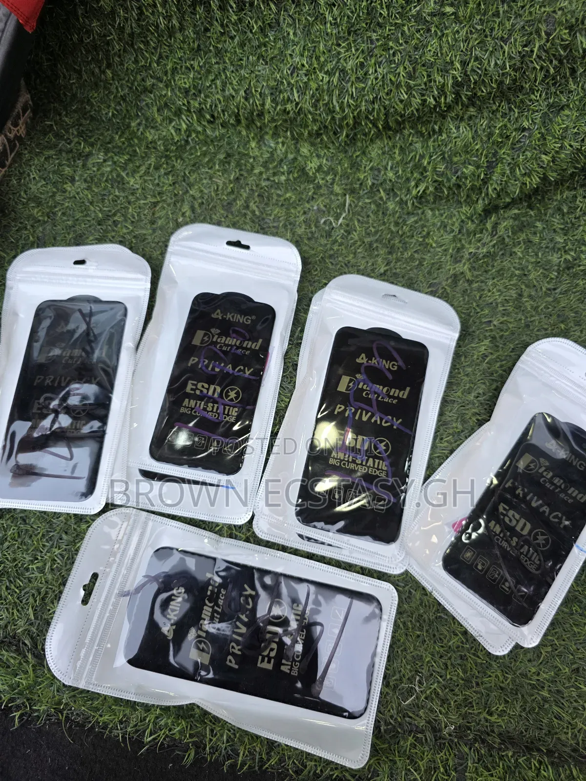 A King Diomond Cut Privacy Screen Protector for All iPhones