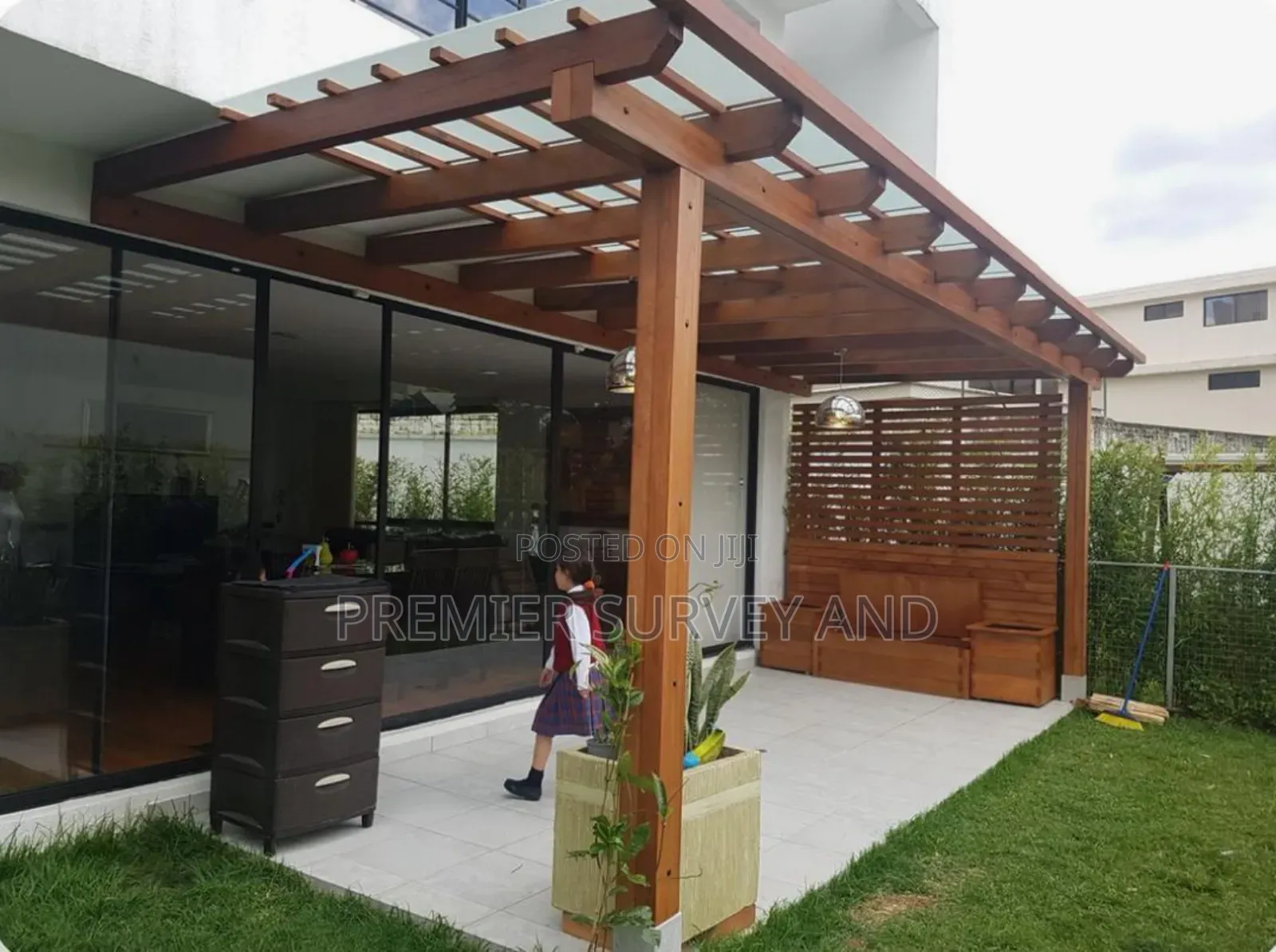 Quality and Affordable Woodeb Pergola