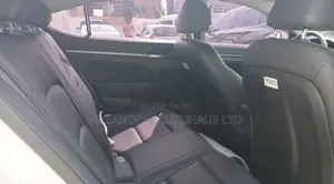 Hyundai Elantra Limited 2018 White
