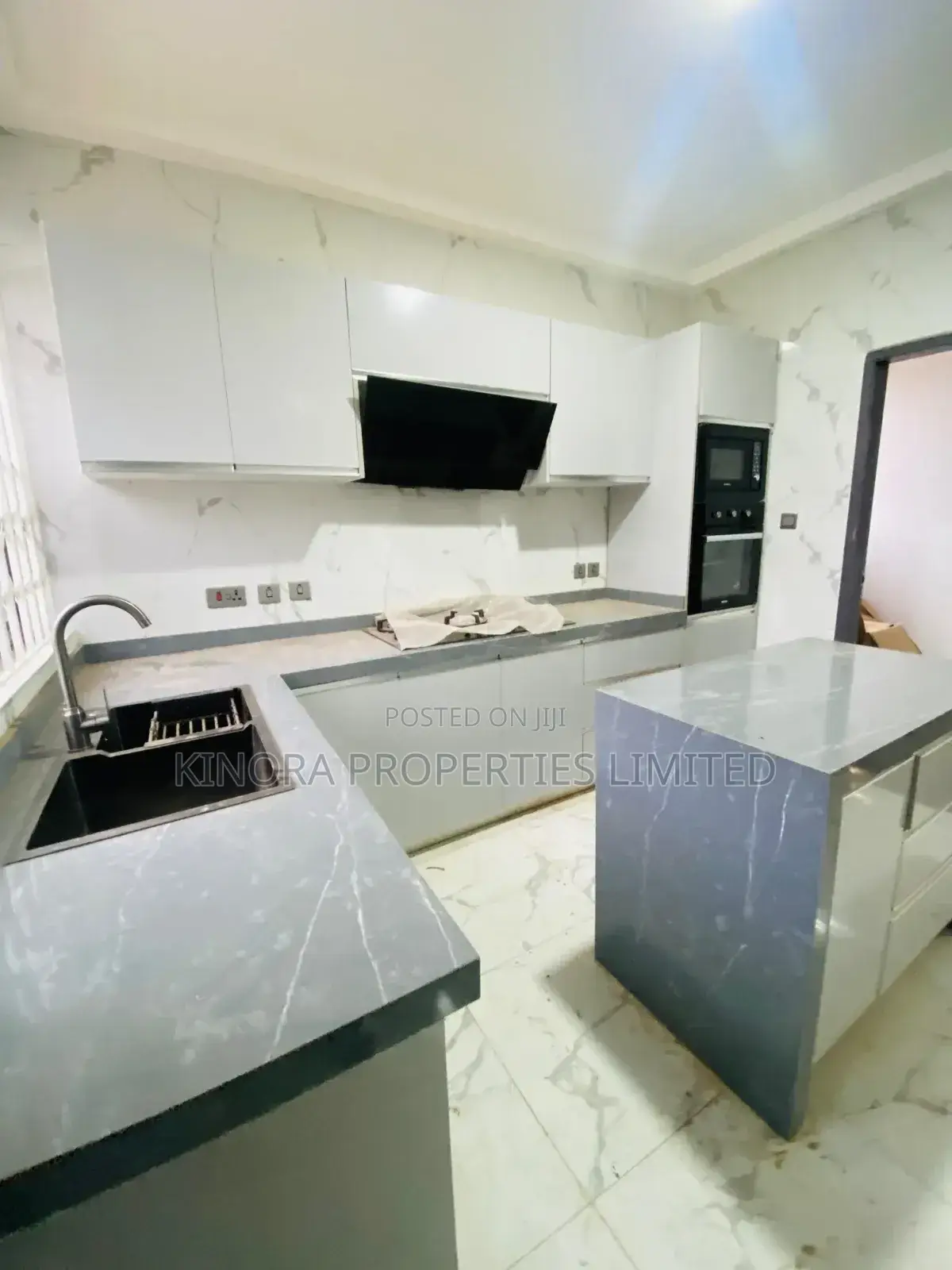 2bdrm Duplex in Oyarifa for sale