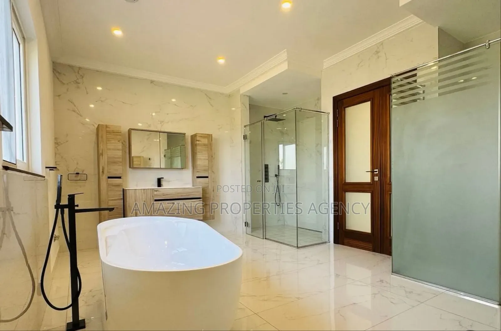 5bdrm House in East Legon for rent