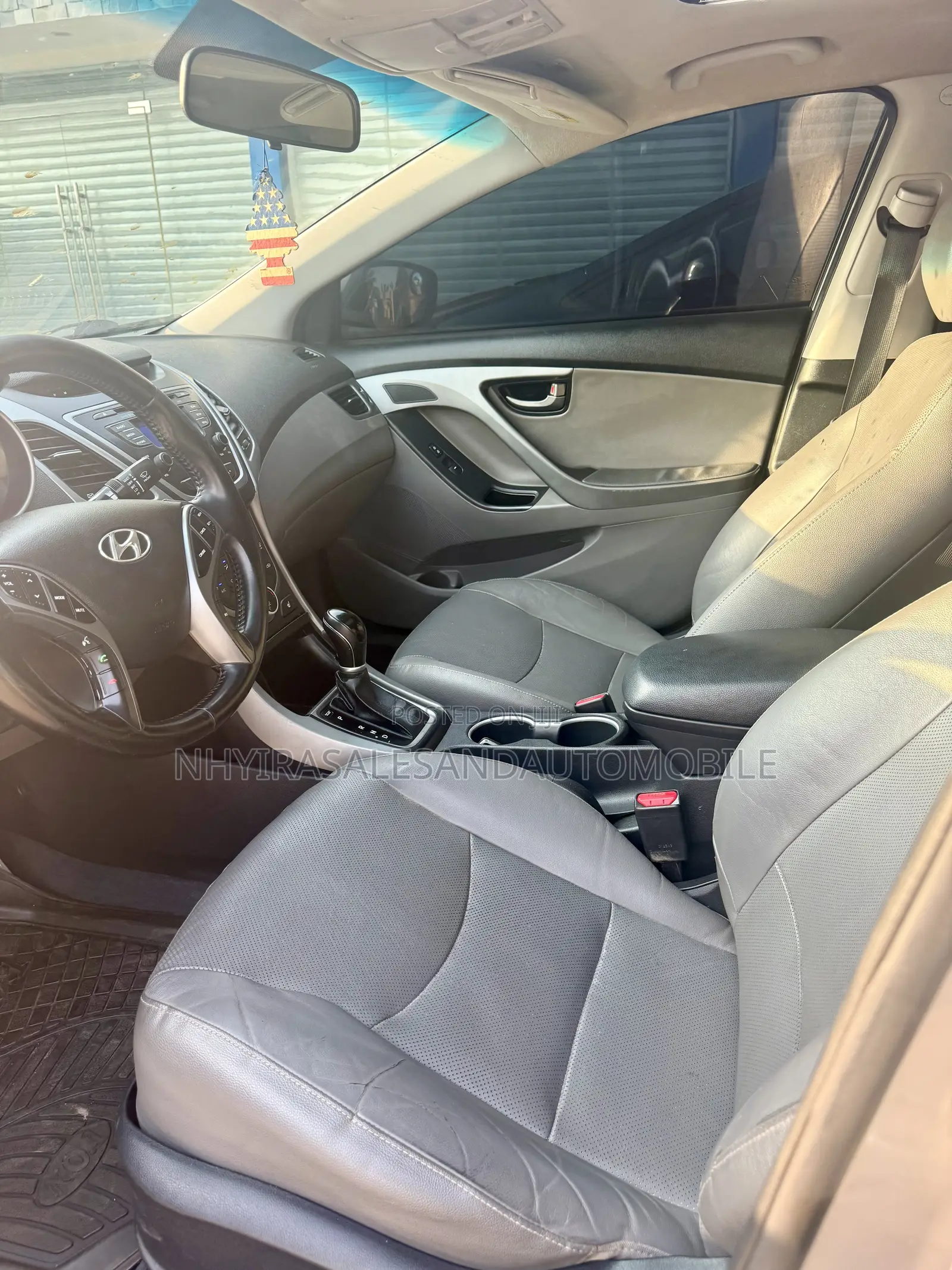 Hyundai Elantra Limited 4dr Sedan (1.8L 4cyl 6A) 2015 Gray