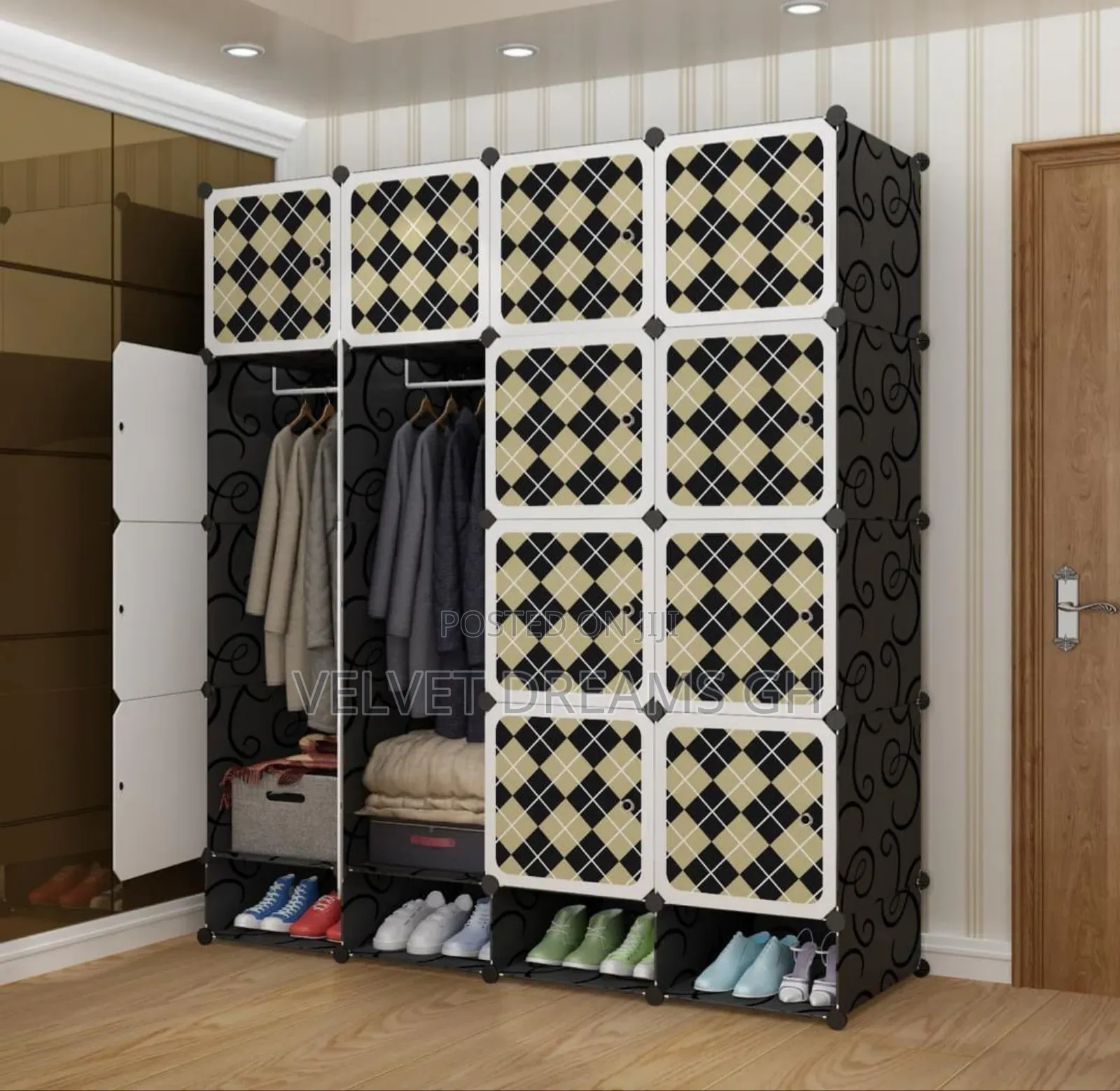 16 Cubes Plastic Wardrobe