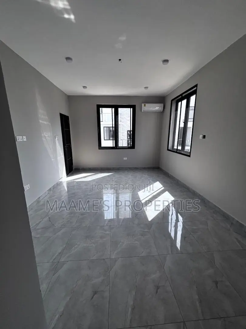 4bdrm Townhouse/Terrace in Labone for sale