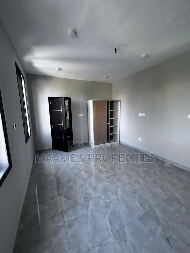 4bdrm Townhouse/Terrace in Labone for sale