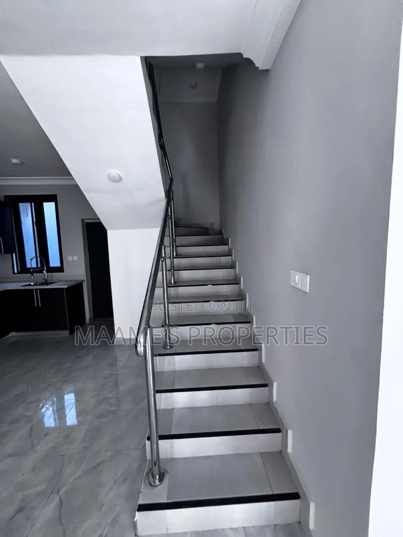 4bdrm Townhouse/Terrace in Labone for sale