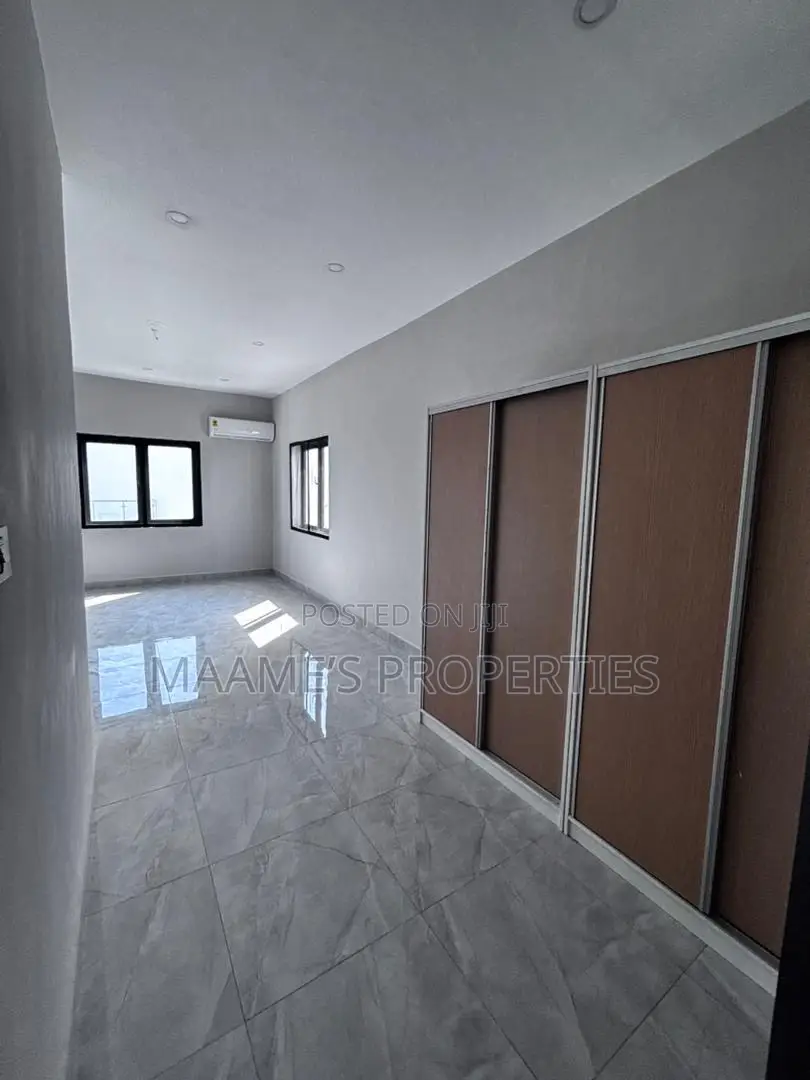 4bdrm Townhouse/Terrace in Labone for sale